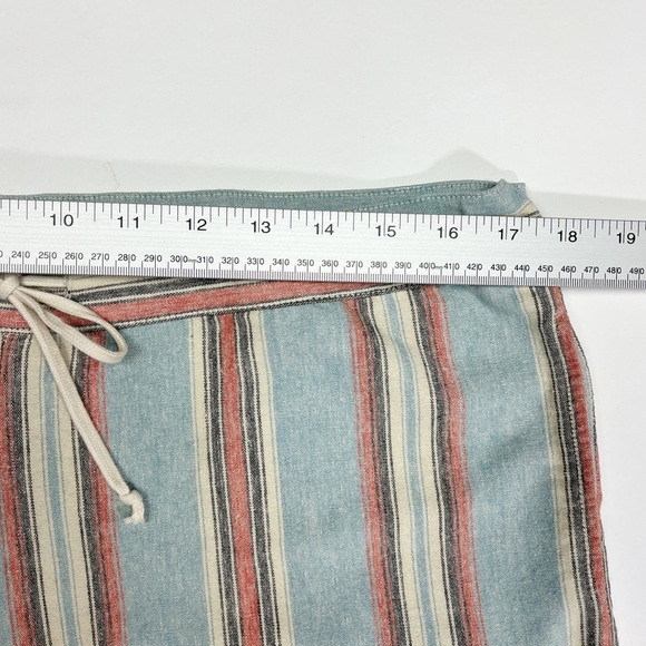 Textile Elizabeth and James Shorts - Picture 4 of 7